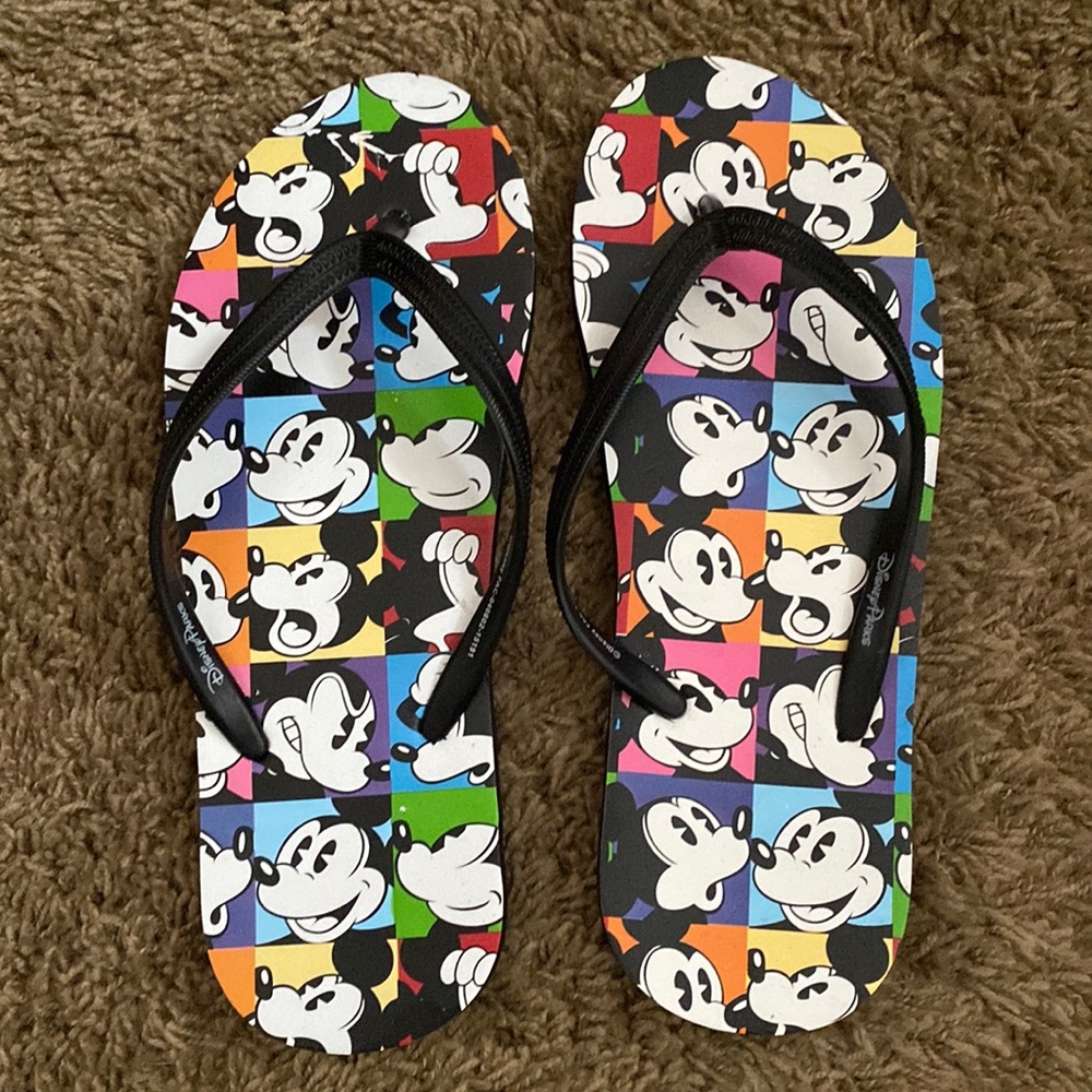 Like New Disney Flip Flops Size 7-8